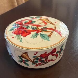 Festive Holiday Trinket Box